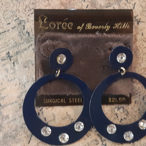 Earrings - Picture 3 of 4